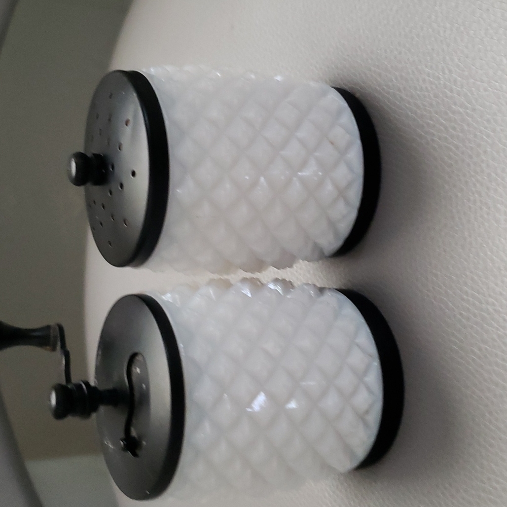 Salt & Pepper Shaker